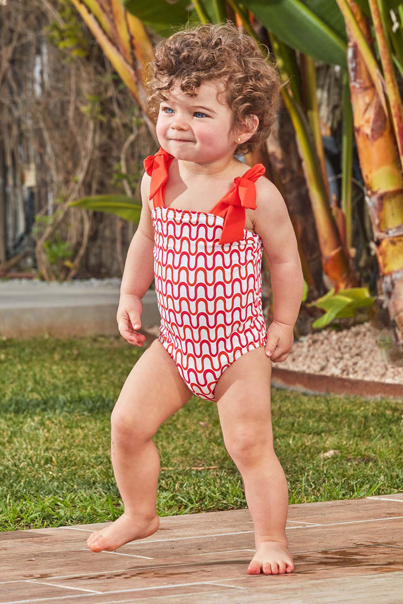 Gocco Mai&ocirc; branco com al&ccedil;as de la&ccedil;o