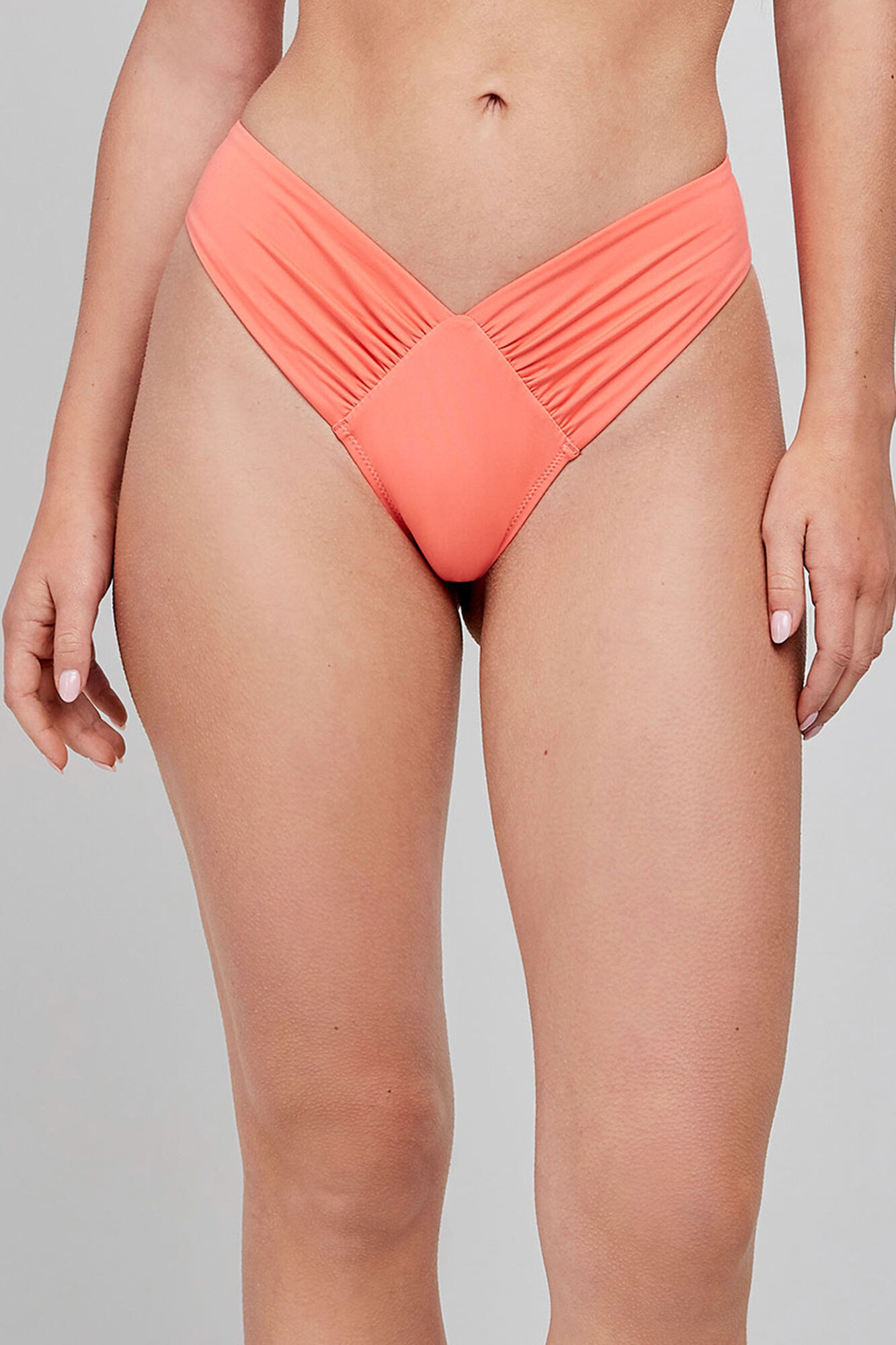 Gisela Braga bikini brasile&ntilde;a corte V coral