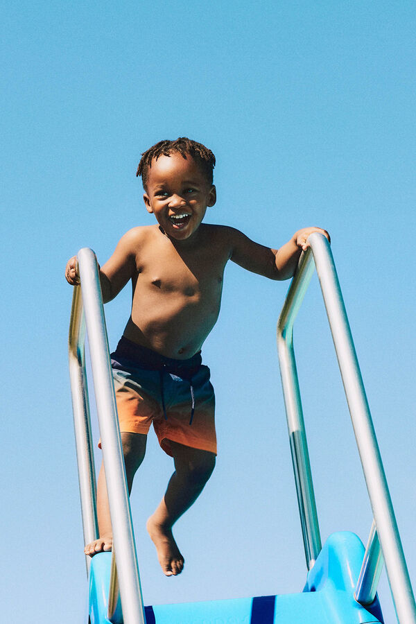 Name it Ba&ntilde;ador ni&ntilde;o tie dye azul