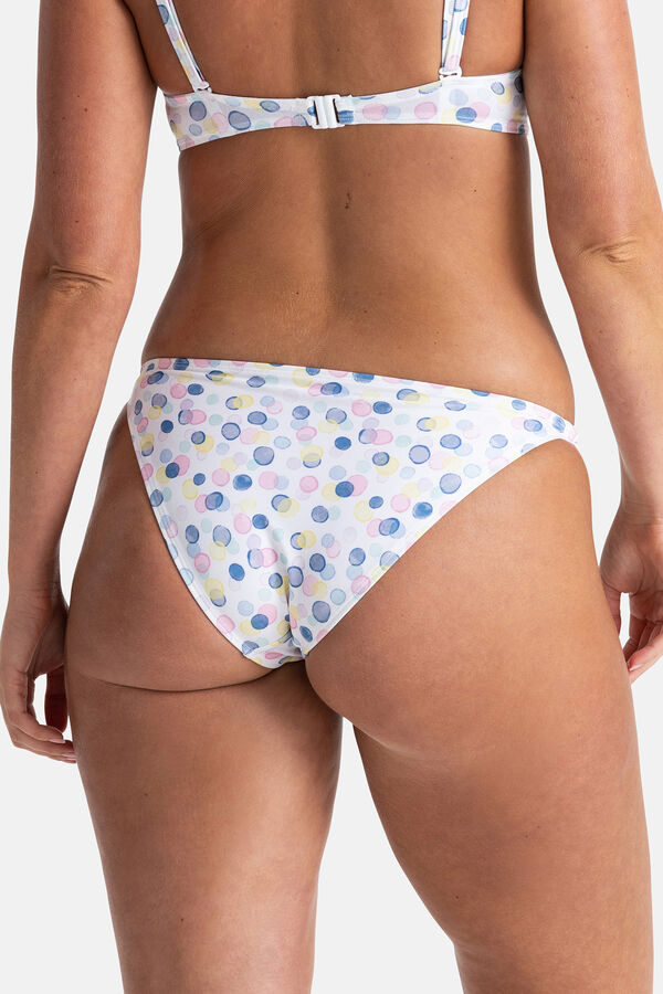 Dorina Braguita de bikini blanco