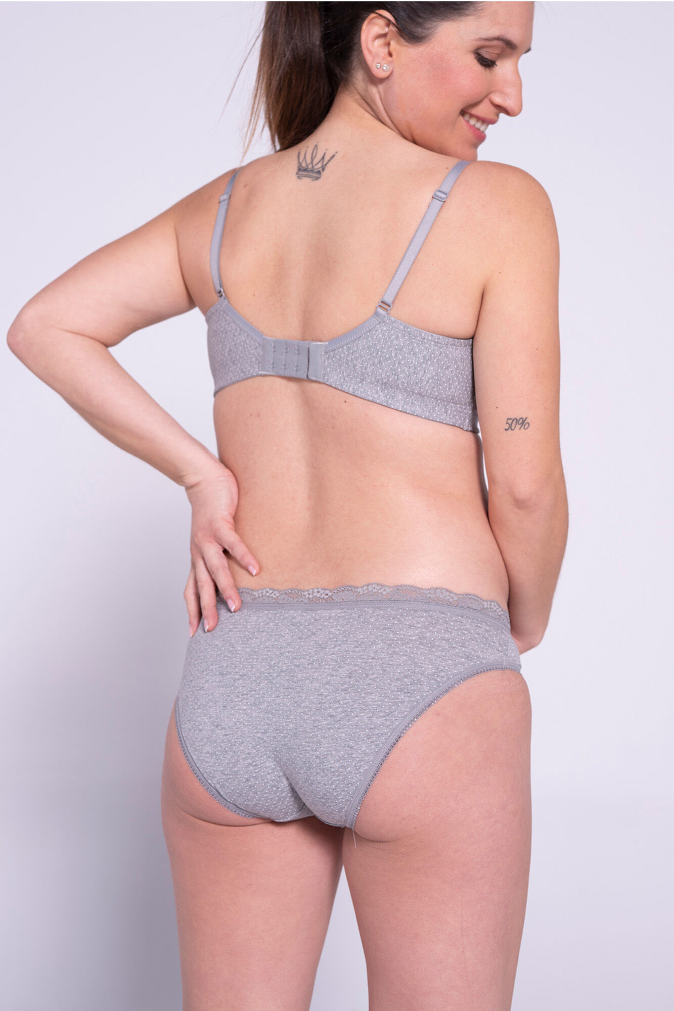 Ohma! Braguita b&aacute;sica premam&aacute; en algod&oacute;n con lunares