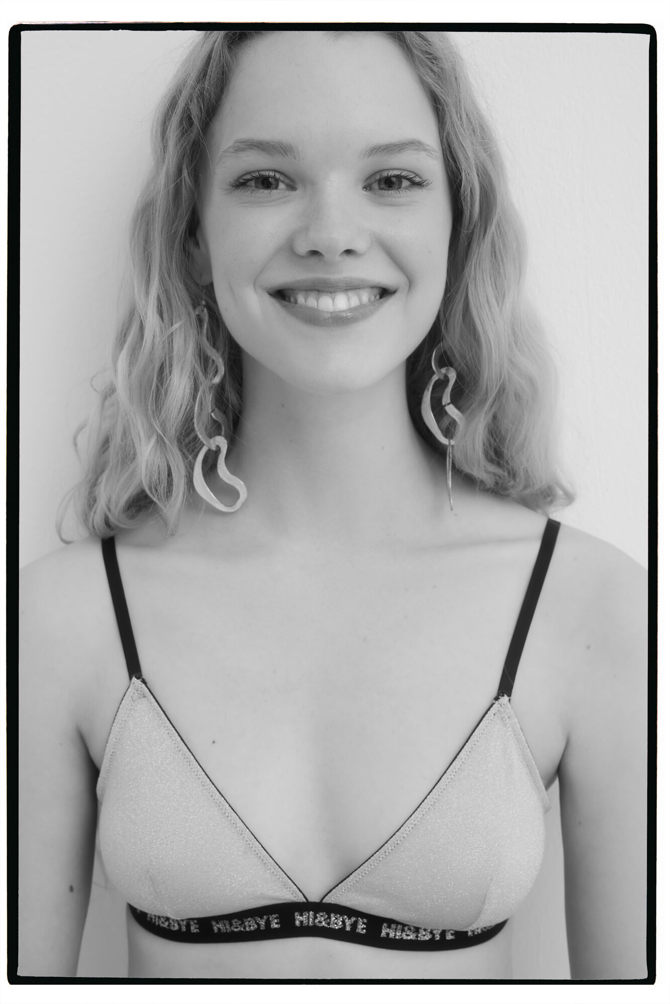 HI&BYE Sujetador triangular mesh brillo y negro