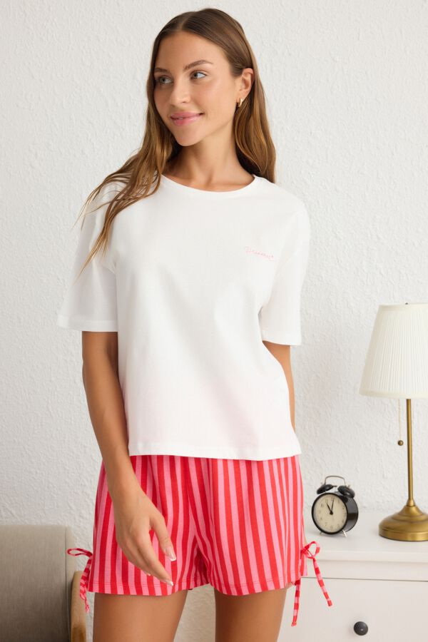 Trendyol Conjunto de pijama curto &agrave;s riscas estampado