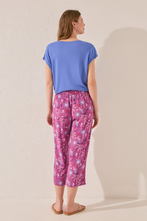 Women'secret Pantal&oacute;n Capri estampado morado estampado