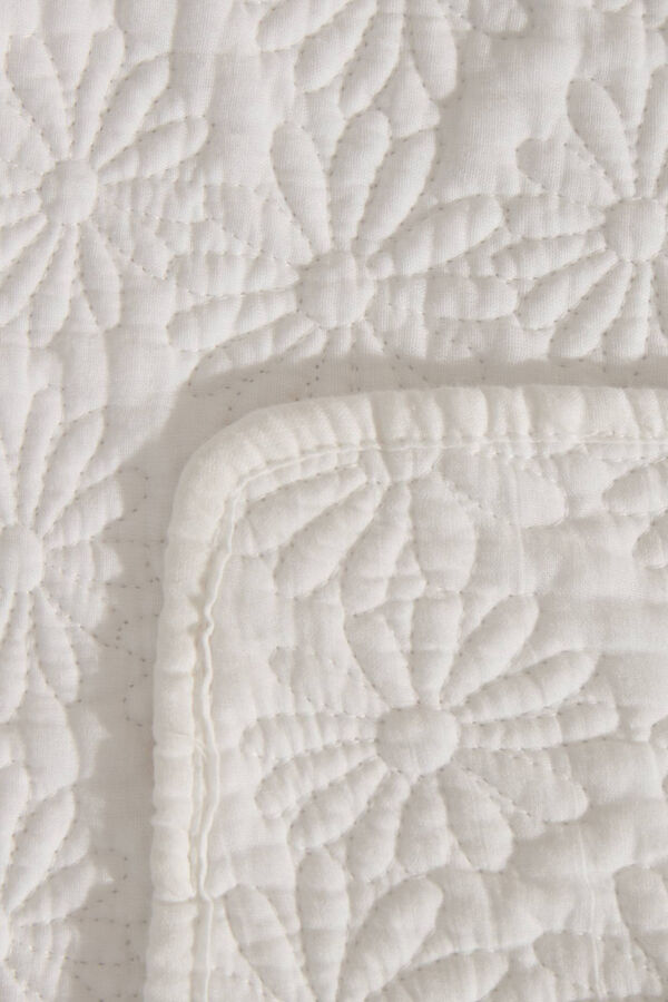 Textura Colcha acolchada flores algod&oacute;n. Cama 150-160cm. marfil