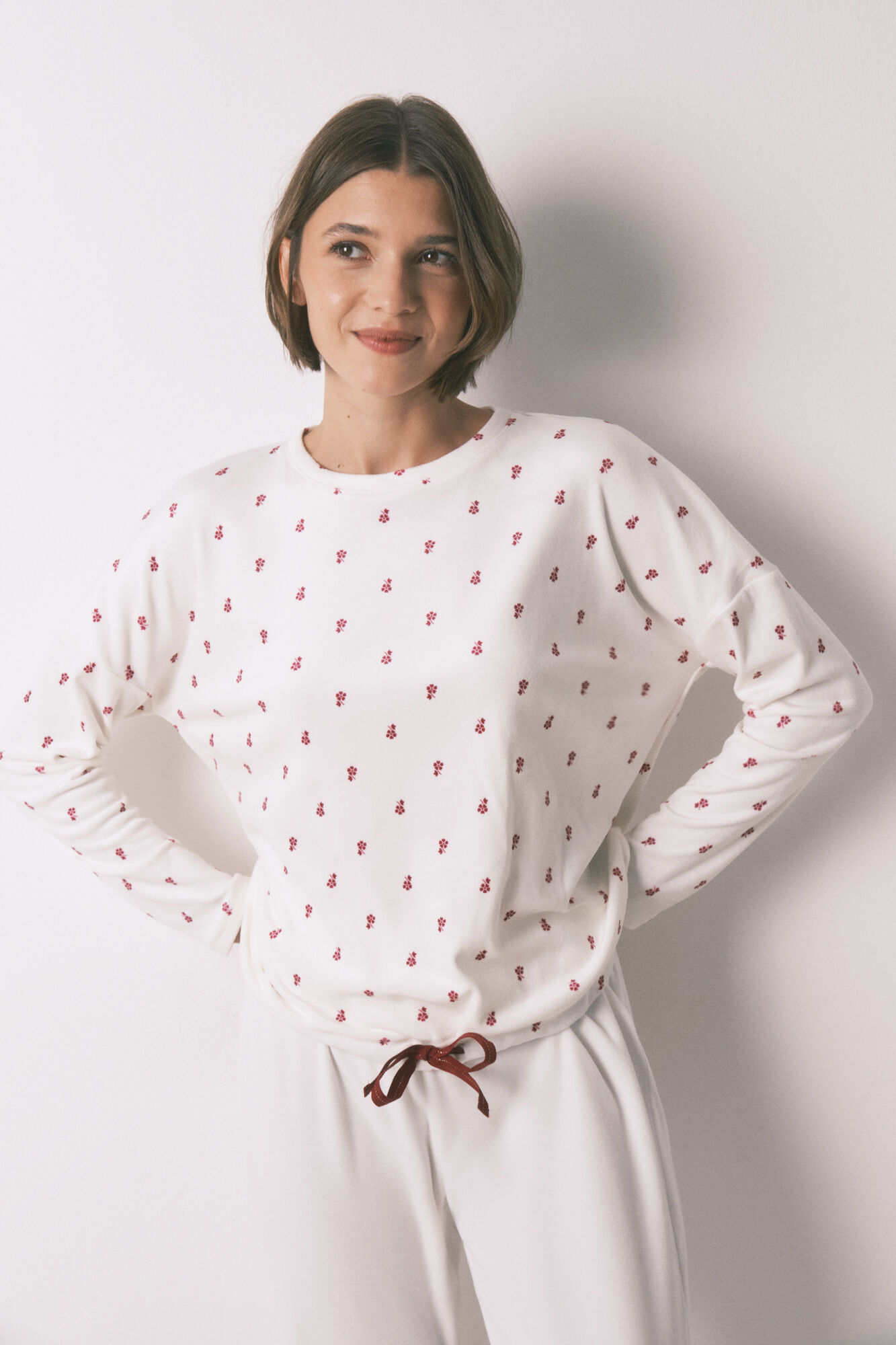 Women'secret Pijama largo terciopelo blanco flores