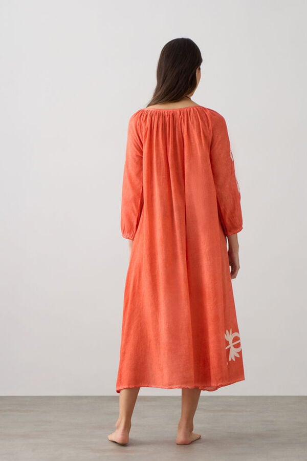 Textura T&uacute;nica algod&atilde;o detalhe bordado vermelho