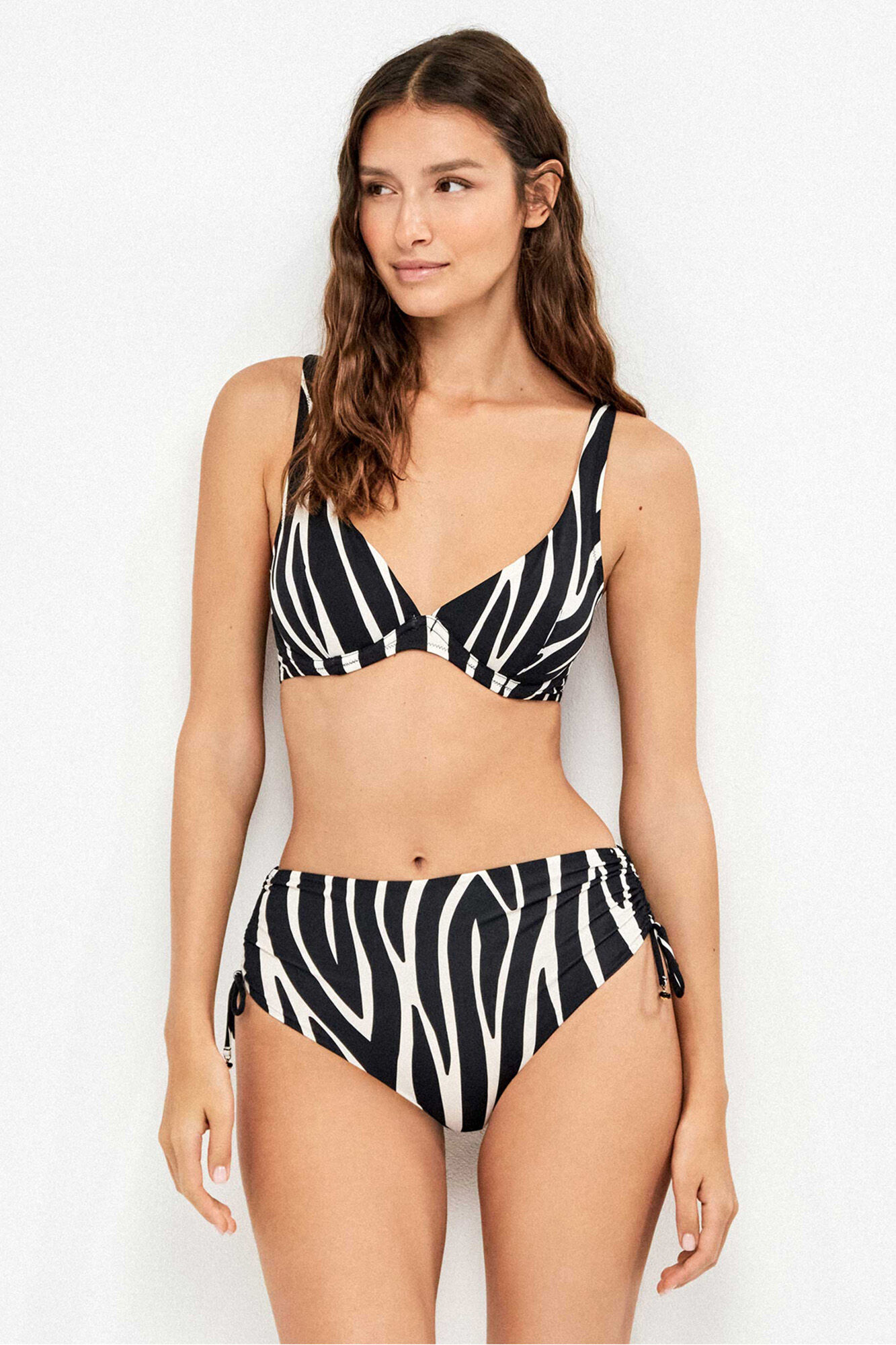 Gisela Braga bikini alta tejido estampado animal print cebra
