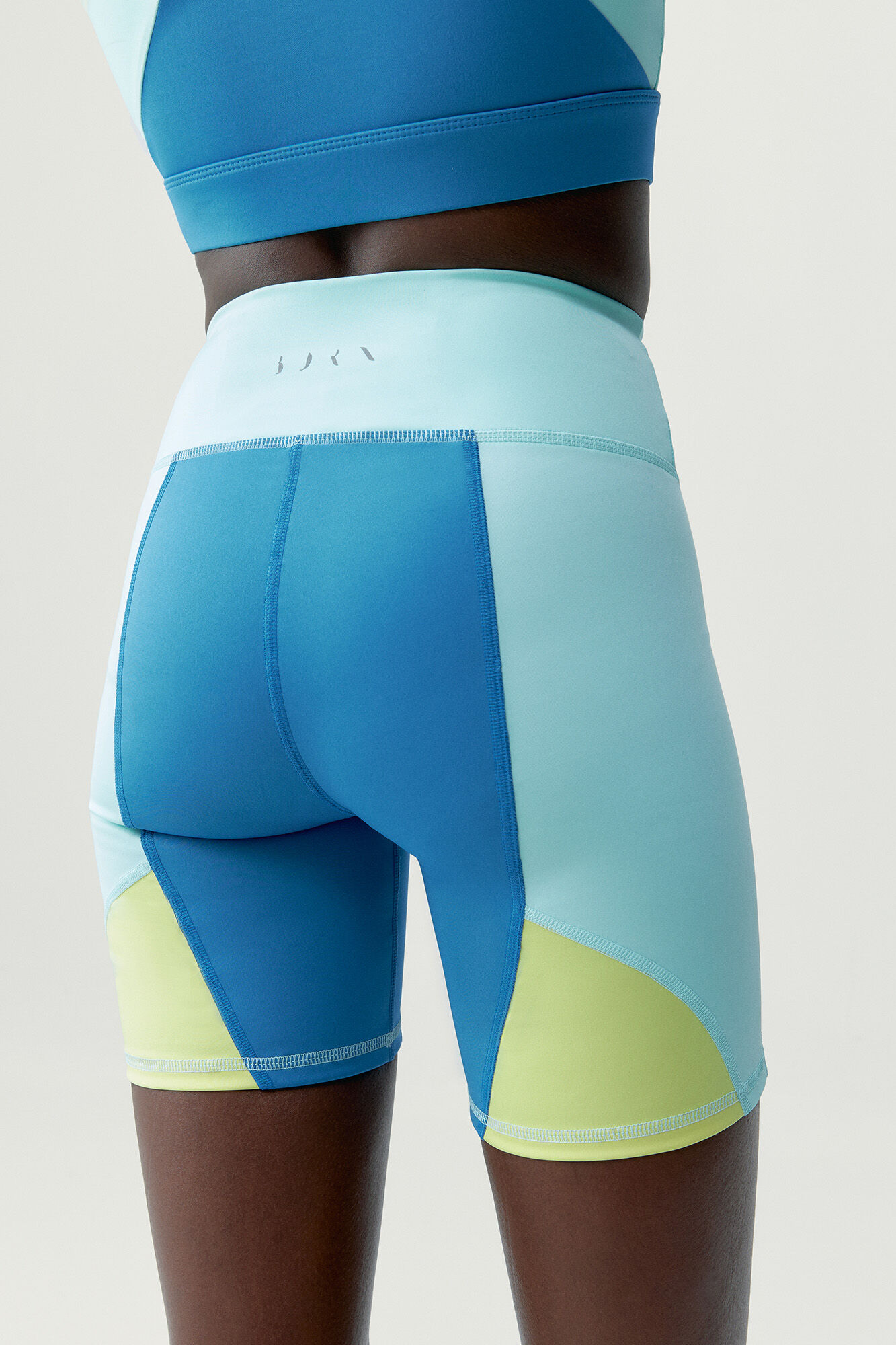 Born Living Yoga Pantal&oacute;n corto Darana