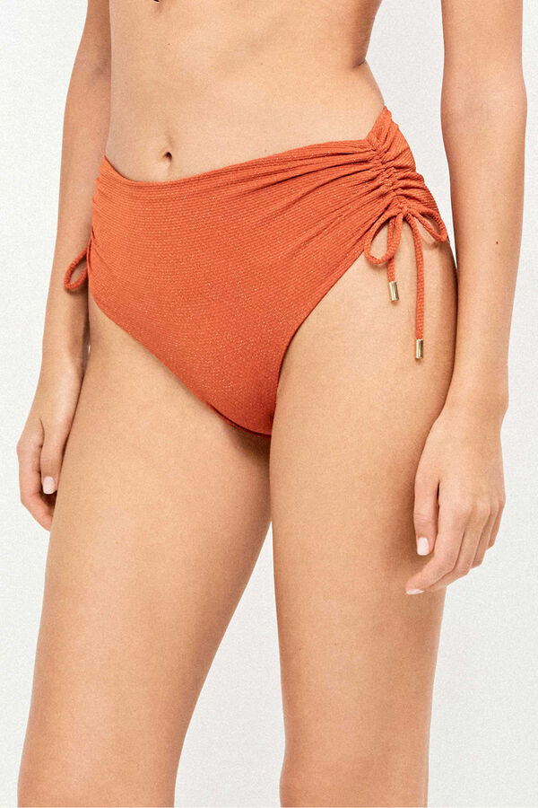 Gisela Braga bikini alta tejido piqu&eacute; lurex dorado naranja