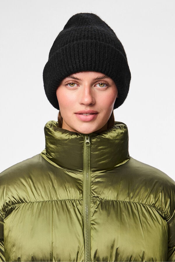 Pieces bon&eacute; de malha preto