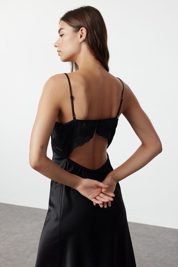 Trendyol Camis&oacute;n lencero largo satinado encaje negro