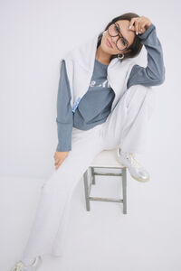 HI&BYE Pantal&oacute;n flare cargo felpa gris