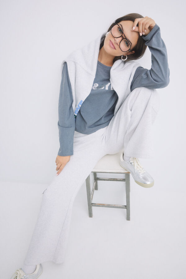 HI&BYE Pantal&oacute;n flare cargo felpa gris gris