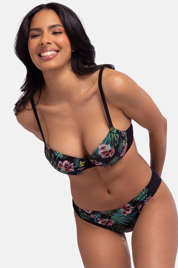 Dorina Braga de bikini negro negro