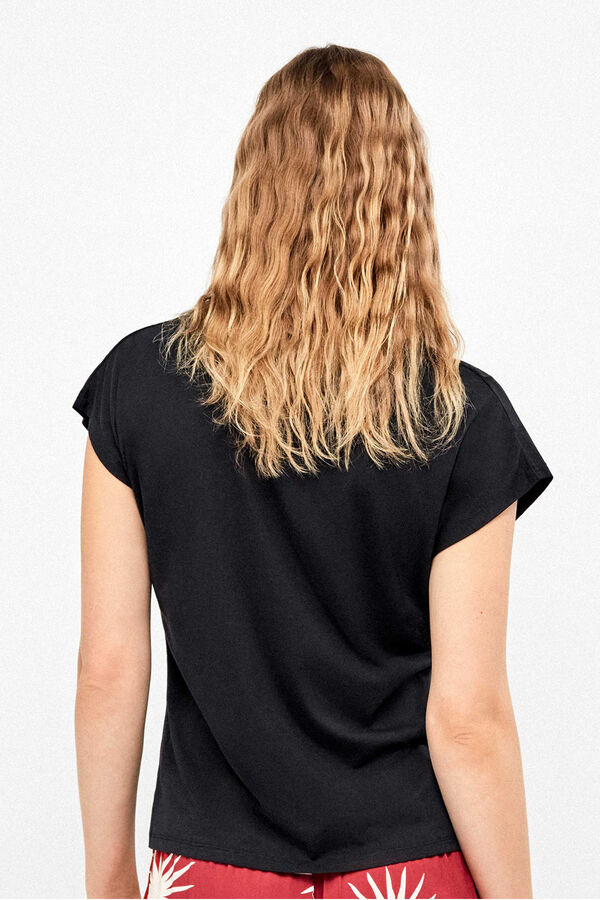 Gisela T-shirt cava em cetim preto