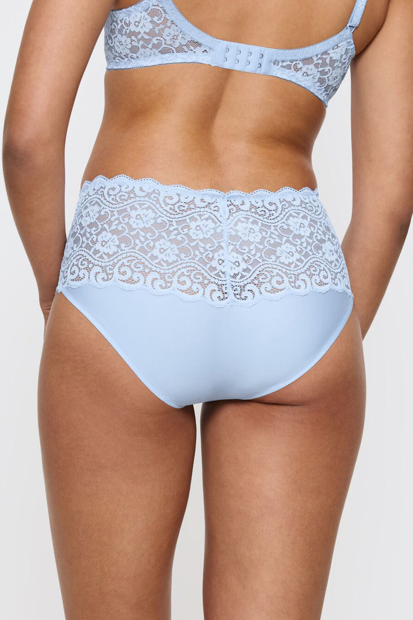 Triumph Braga cl&aacute;sica alta