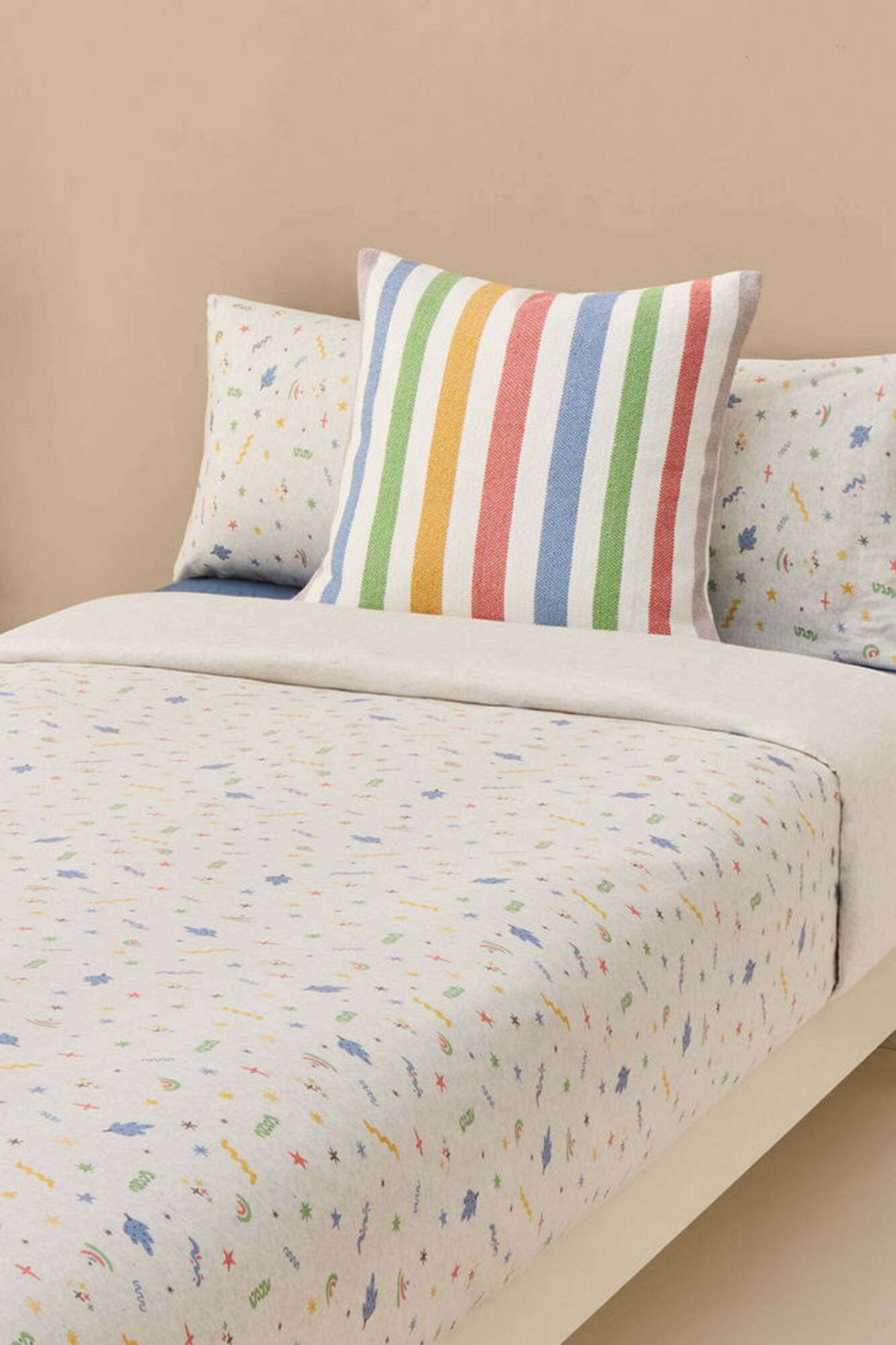 Textura Funda n&oacute;rdica punto arcoiris y estrellas