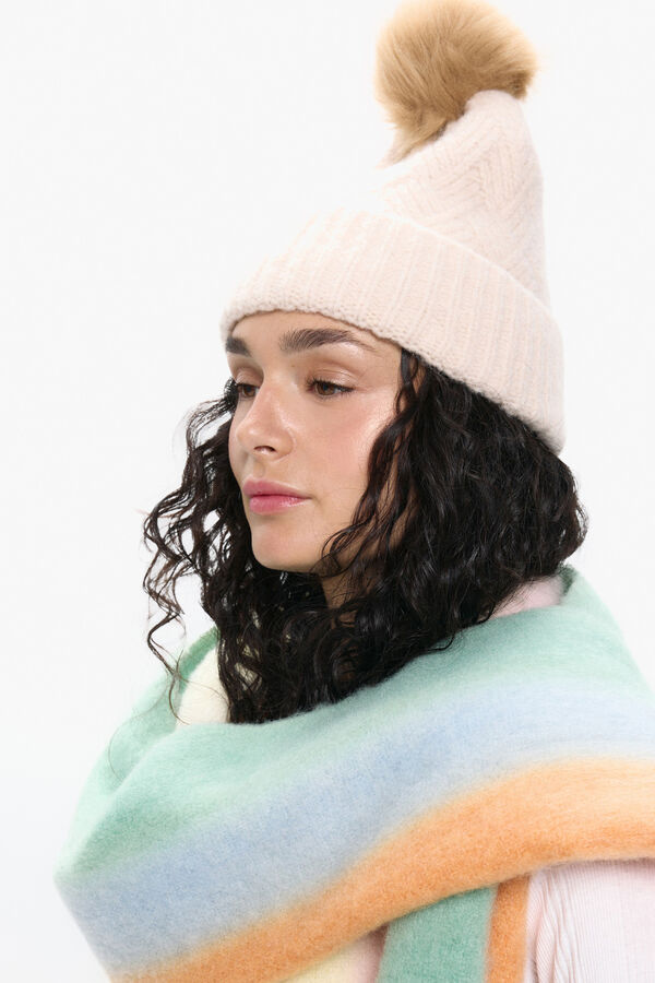 Pieces bon&eacute; de malha cinzento