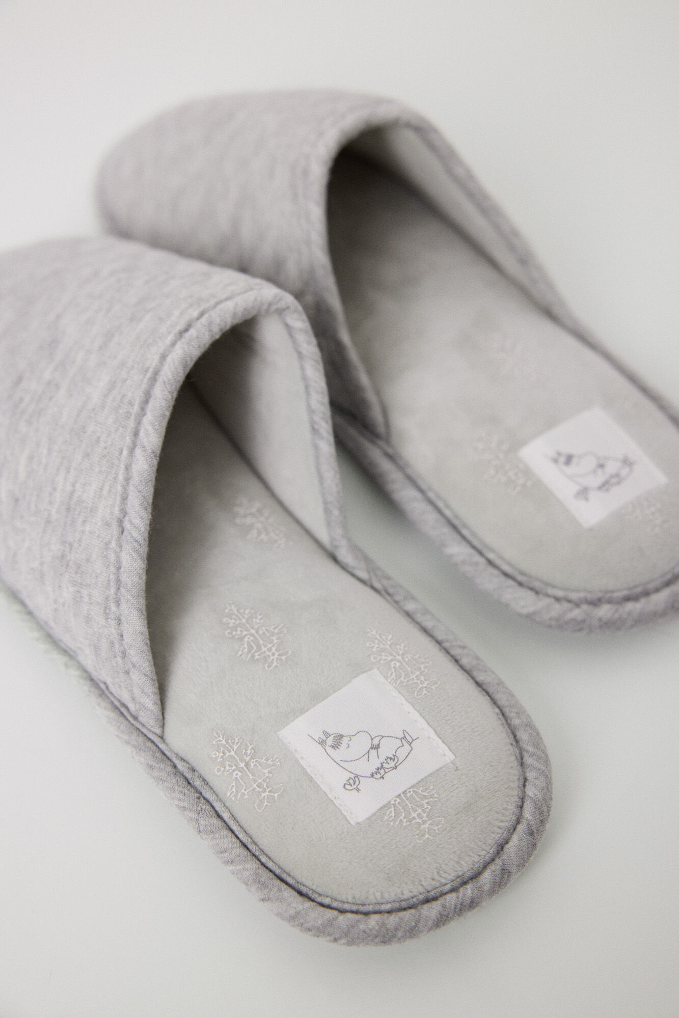 Women'secret Chinelos de quarto fechados da casa cinza Moomin