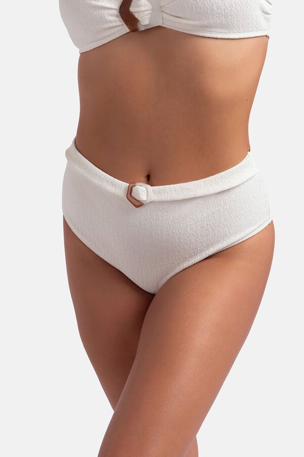 Dorina Braga alta de bikini blanca blanco