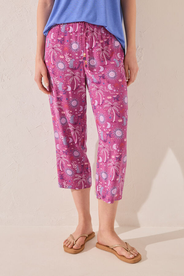 Women'secret Pantal&oacute;n Capri estampado morado estampado