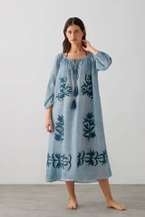 Textura T&uacute;nica algod&atilde;o detalhe bordado azul