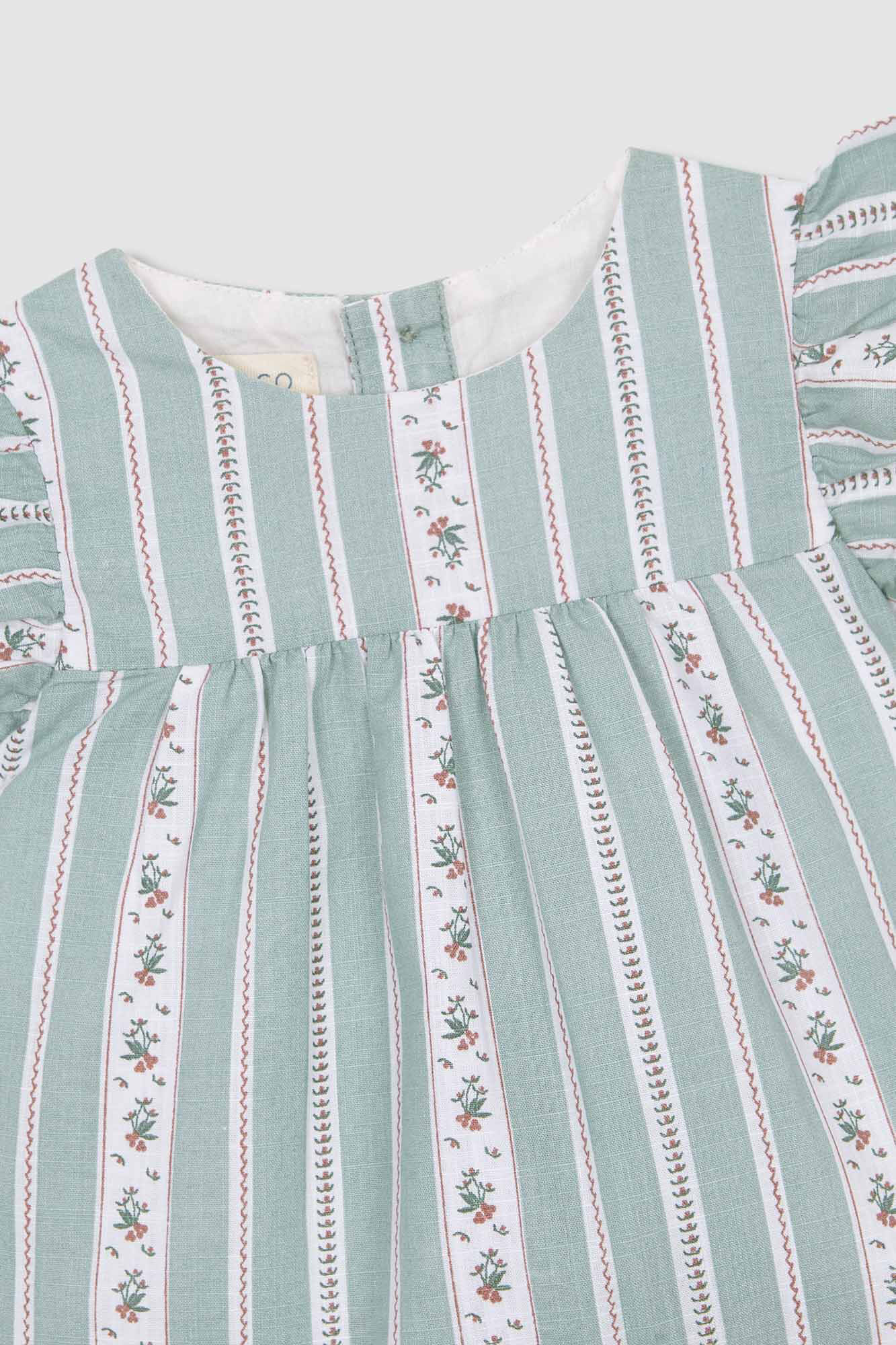 Gocco Conjunto com touca riscas e flores verde