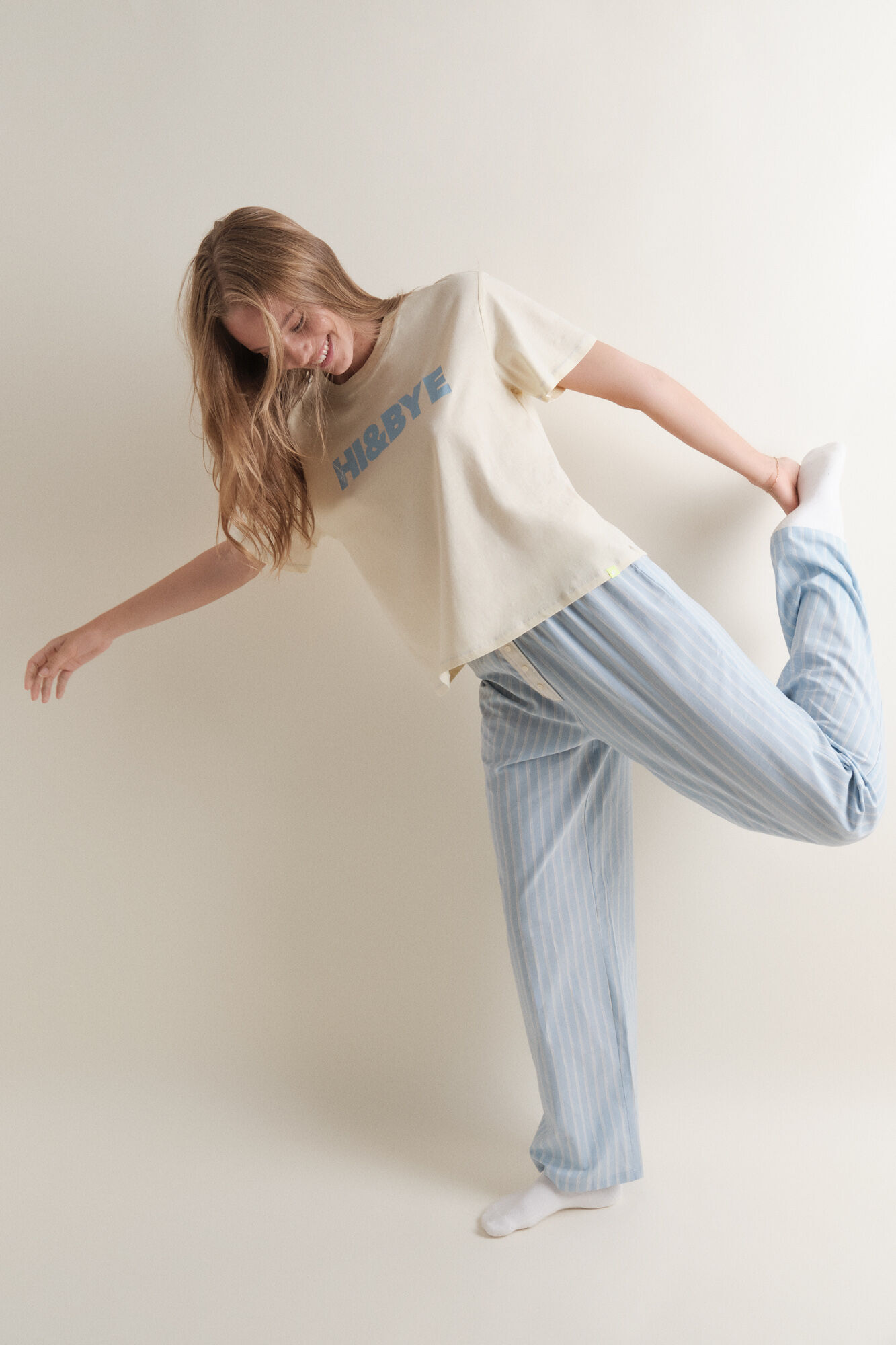 HI&BYE Pijama combinado amarelo