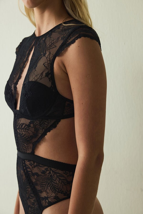 Penti Body chamativo com al&ccedil;as, renda e manga curtas preto