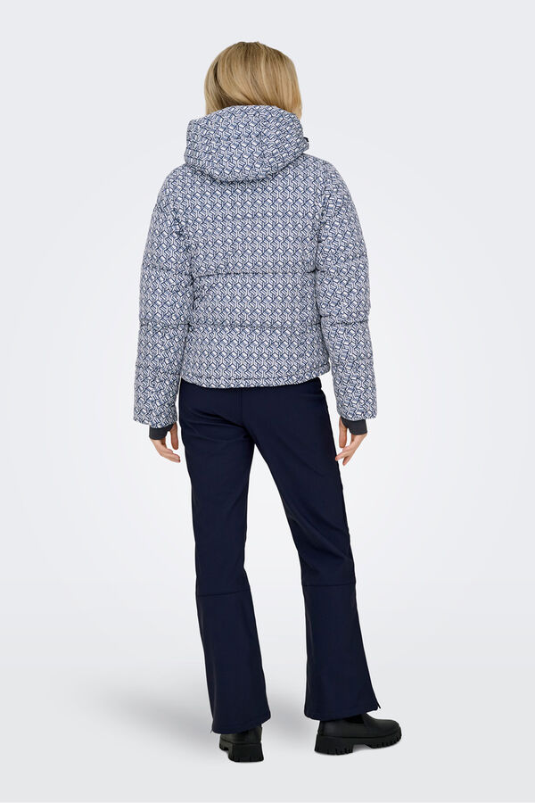 Only Play Casaco ski acolchoado t&eacute;cnico estampado para mulher branco