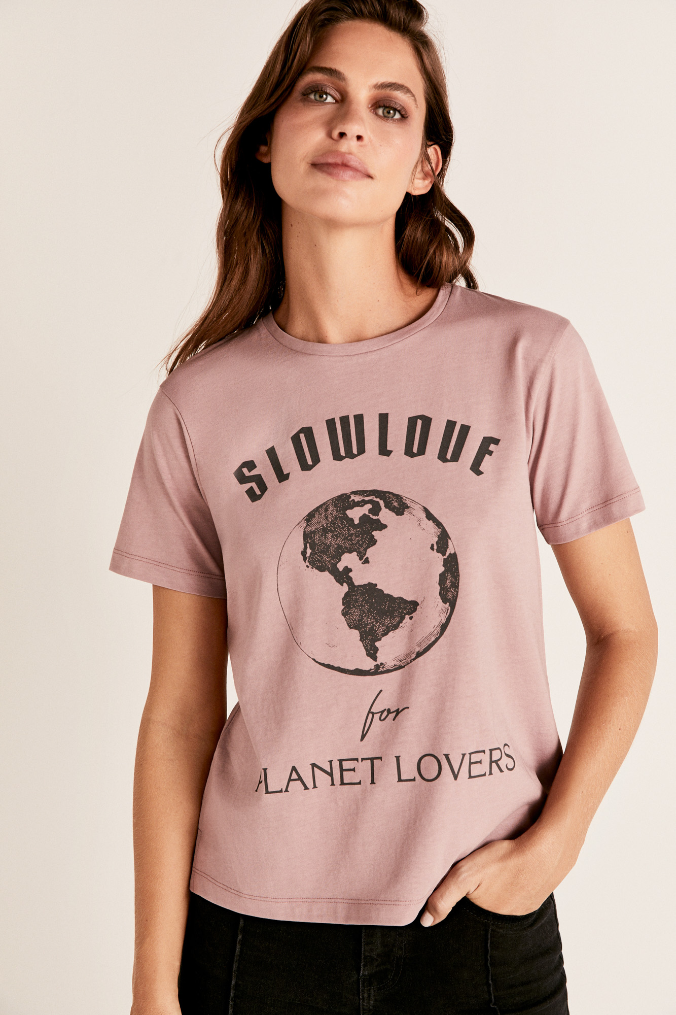 Camiseta cuello caja planeta 