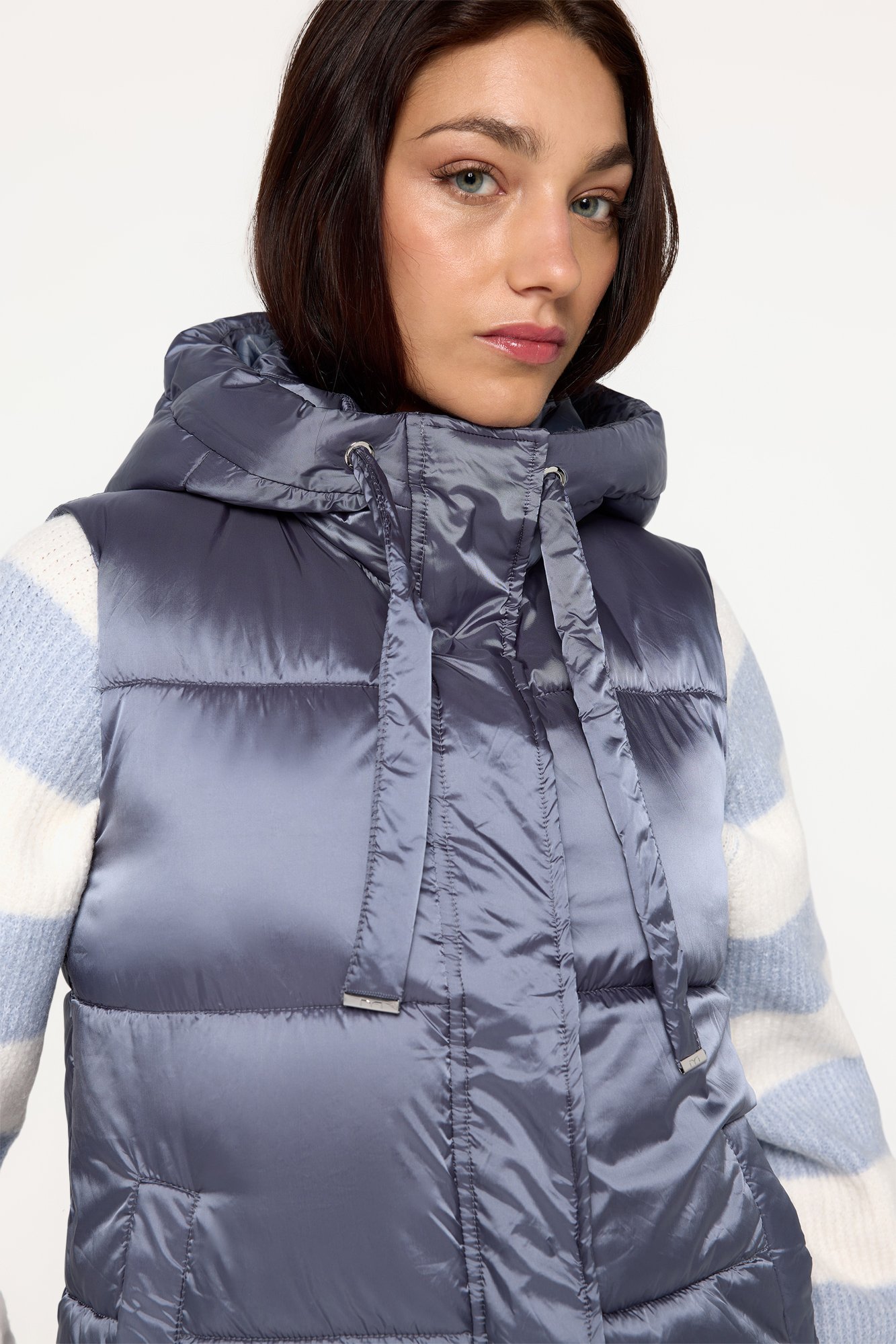 Chaleco plumífero acolchado con capucha Ofertas en chalecos de