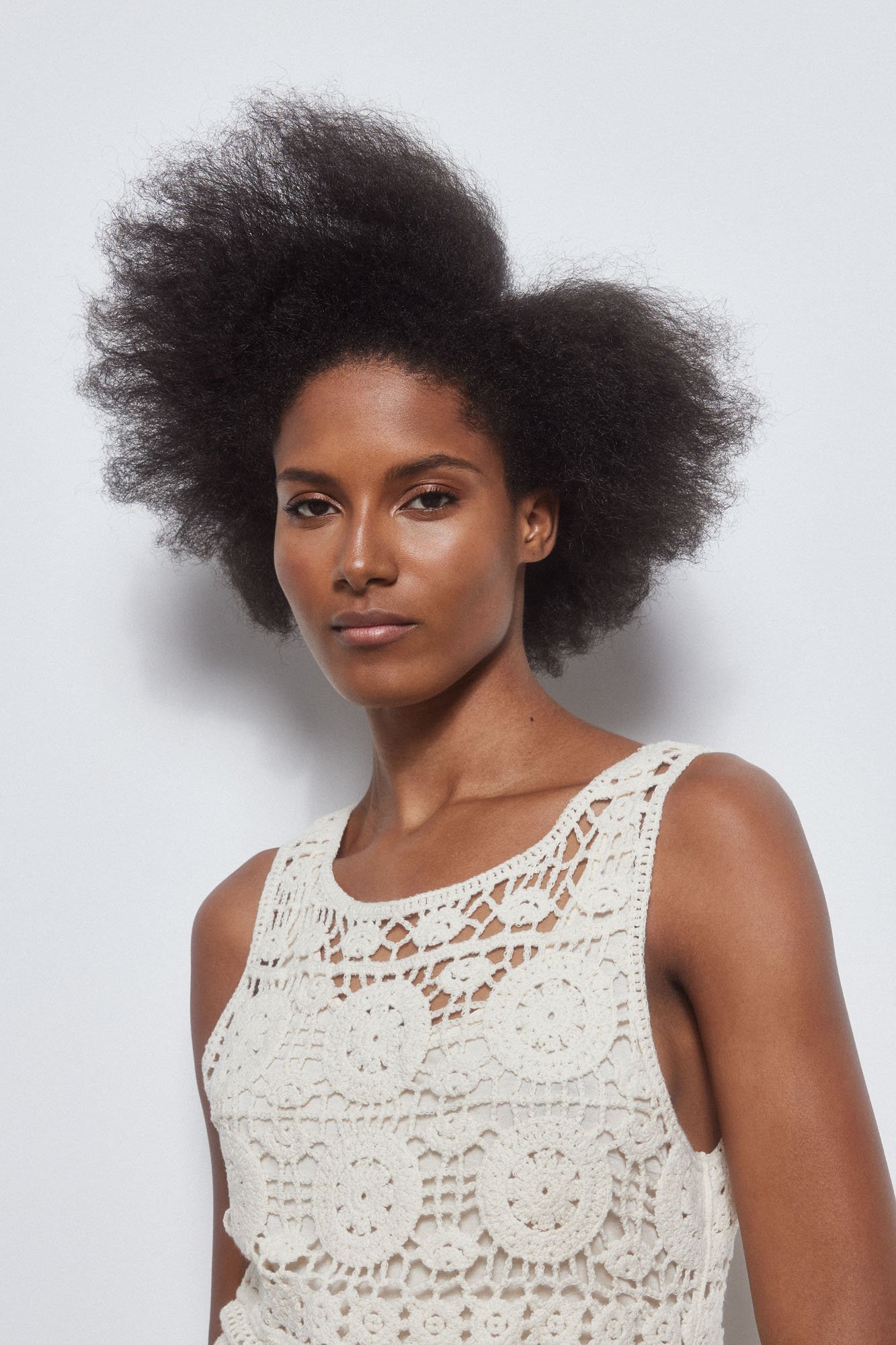 Vestido crochet rosetones Ofertas en vestidos de mujer Fifty Factory