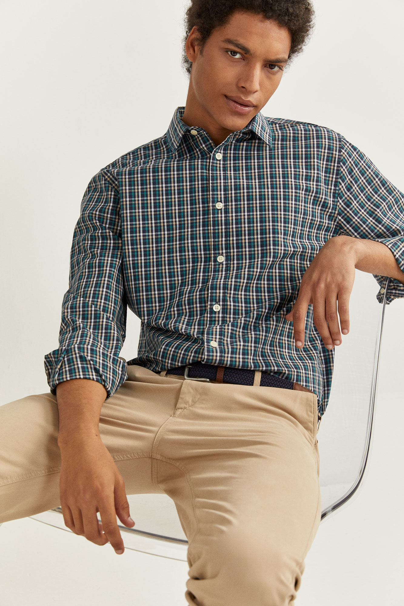 Camisa de sarga, con capucha, diseño a cuadros - Uruguay