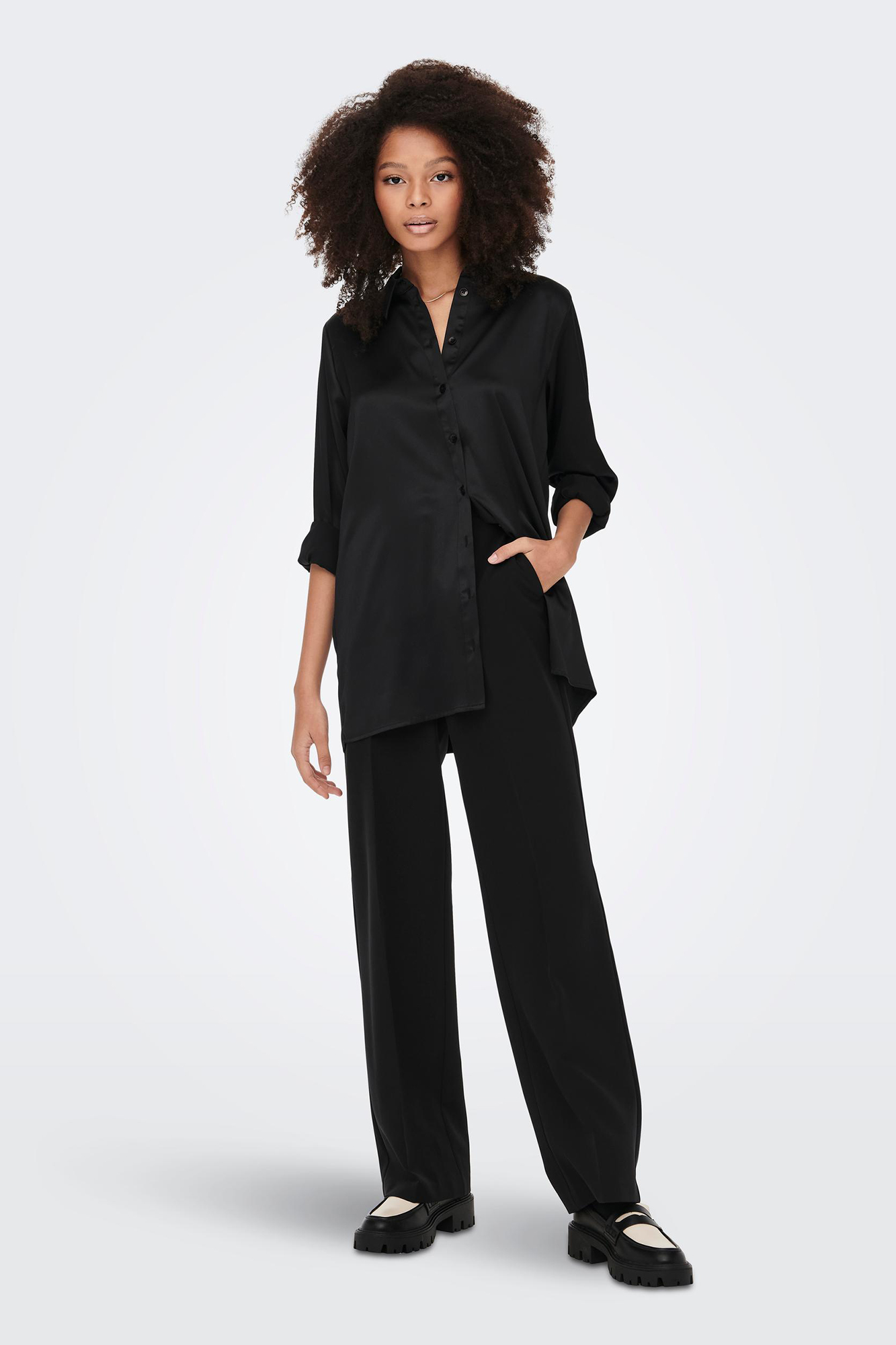 Camisa satinada oversized | Ofertas en blusas y camisas de mujer