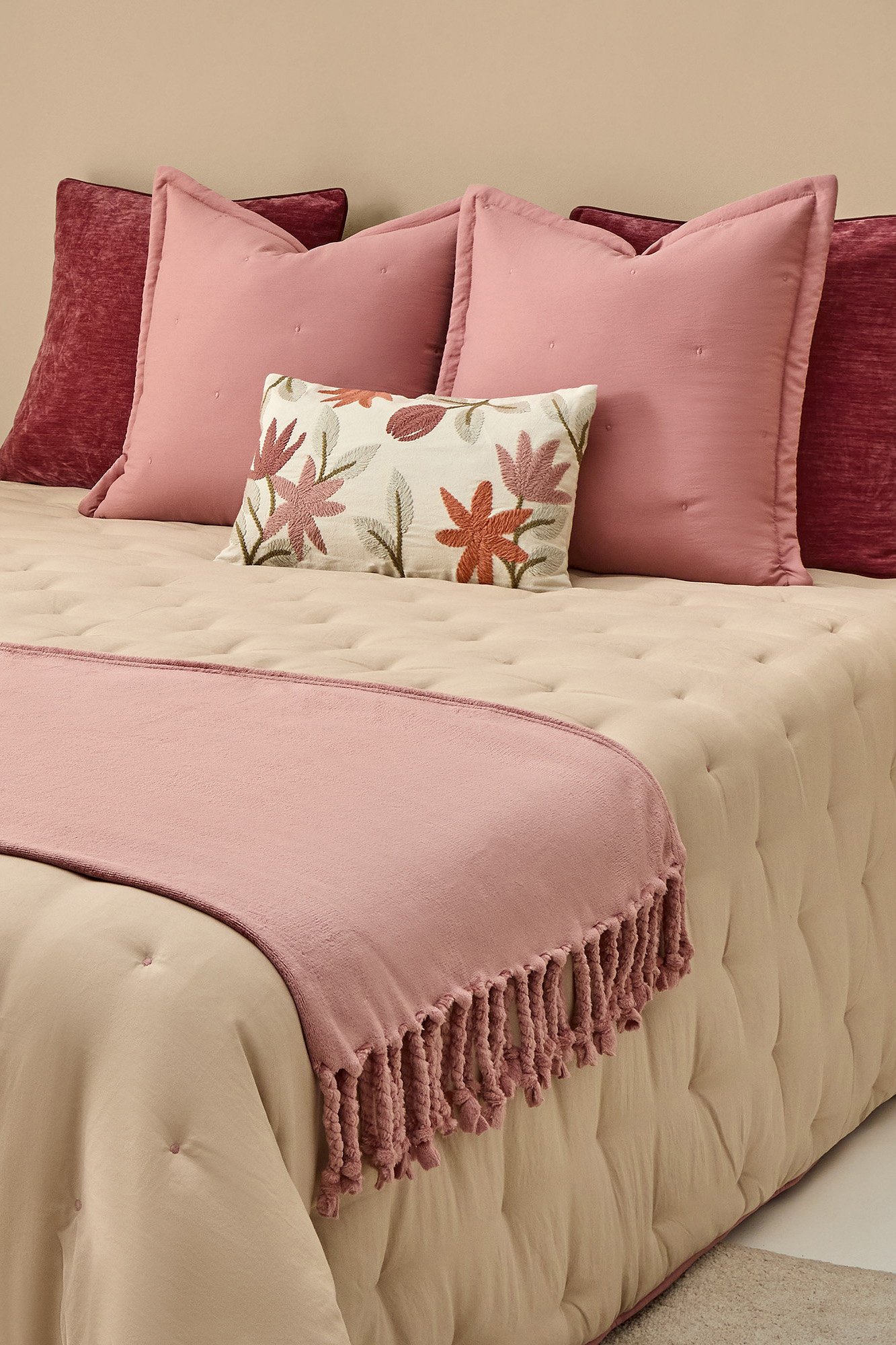 Edredón liso reversible puntos | Ofertas en ropa de cama y textil para  dormitorio | Fifty Factory, image size:1333x2000